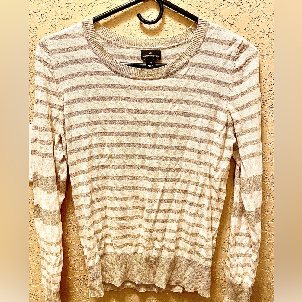 - ⭐️Worthington tan and white sweater